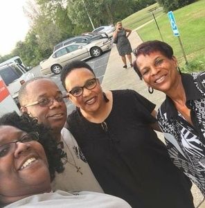 Meet your Posher, Linda